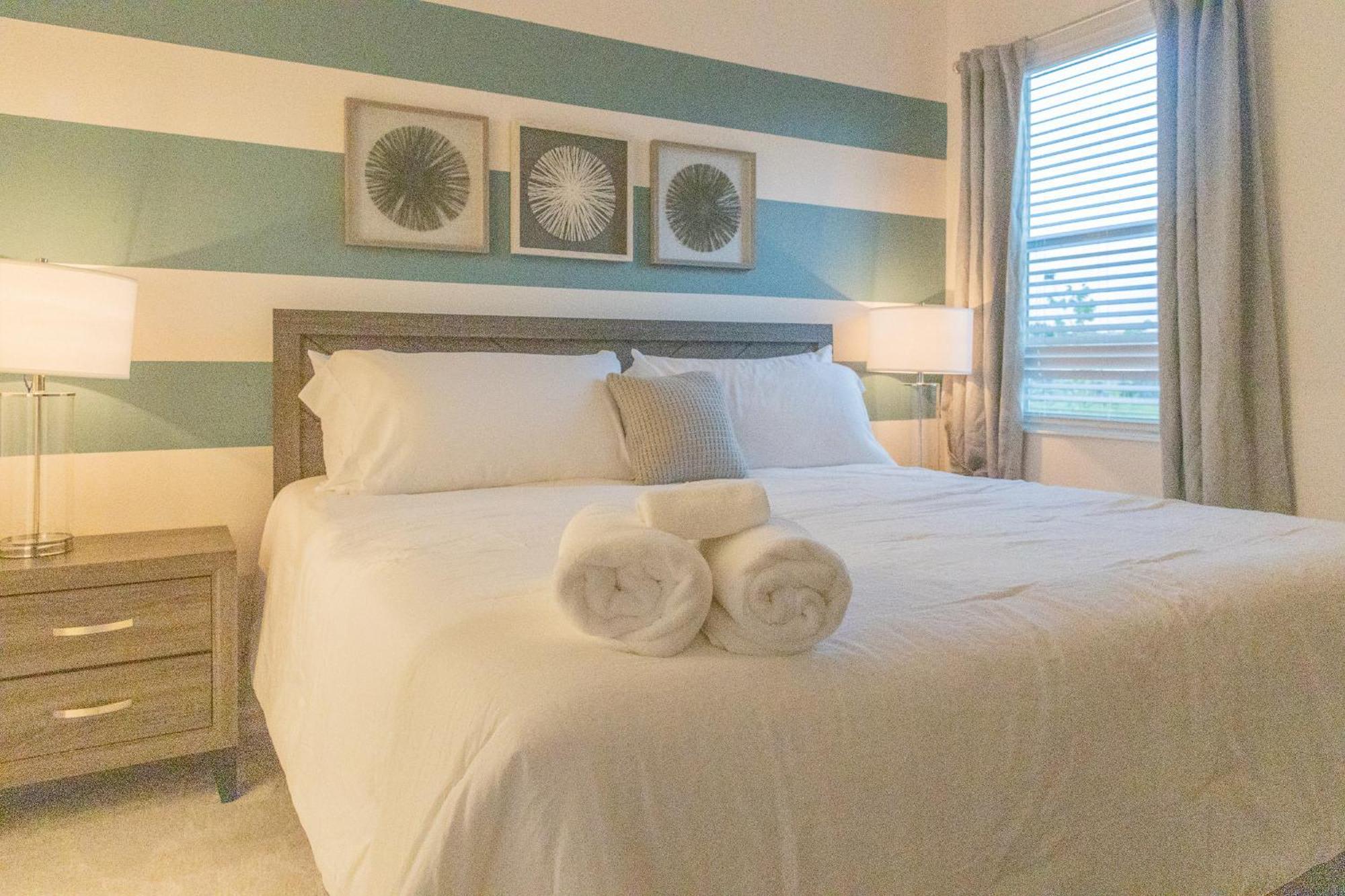 Waterfront Brand New Modern Luxury 8 Bedroom Pool House! Sleeps 16 كيسيمي المظهر الخارجي الصورة