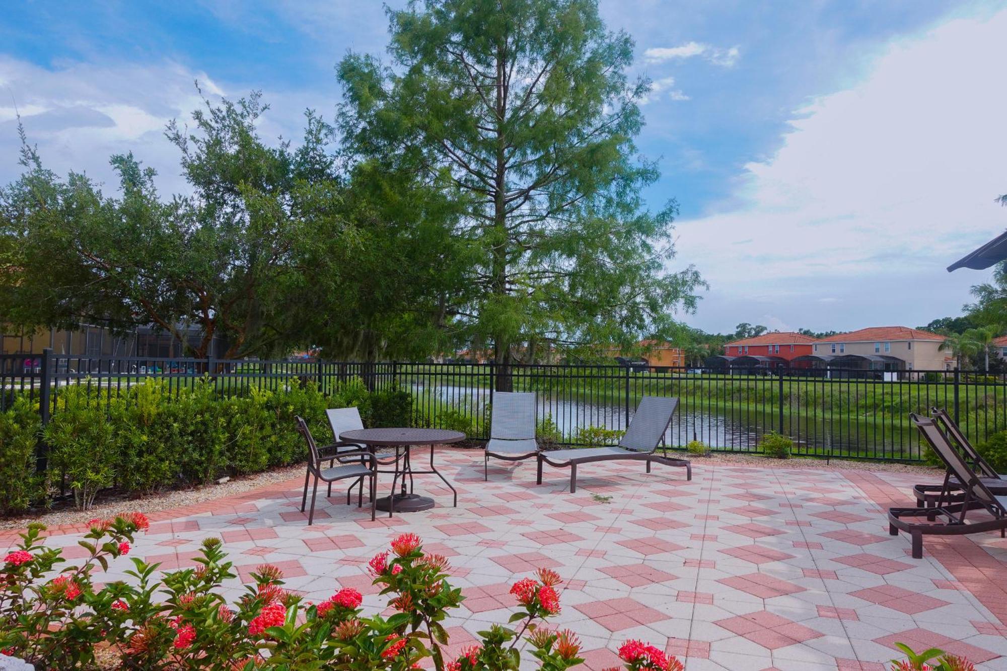 Waterfront Brand New Modern Luxury 8 Bedroom Pool House! Sleeps 16 كيسيمي المظهر الخارجي الصورة